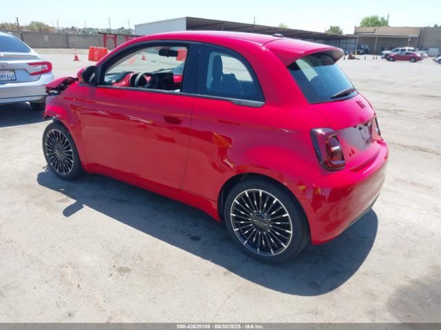 2024 FIAT 500E ZFAFFAA49RX205926 Photo 2