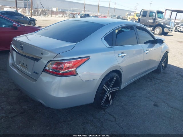 1N4AL3AP8EN335614 Nissan 2014