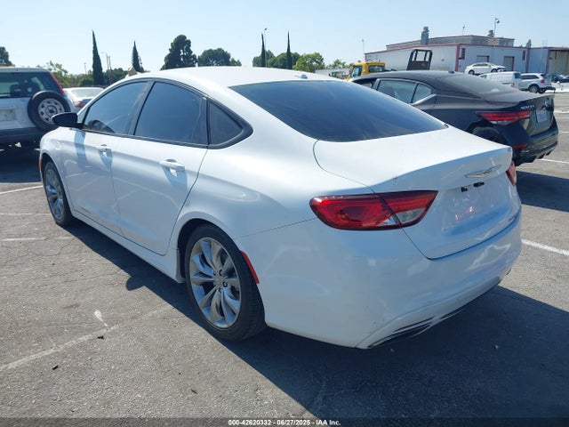 Chrysler 2015 2015 1C3CCCBB1FN698252 Image 3
