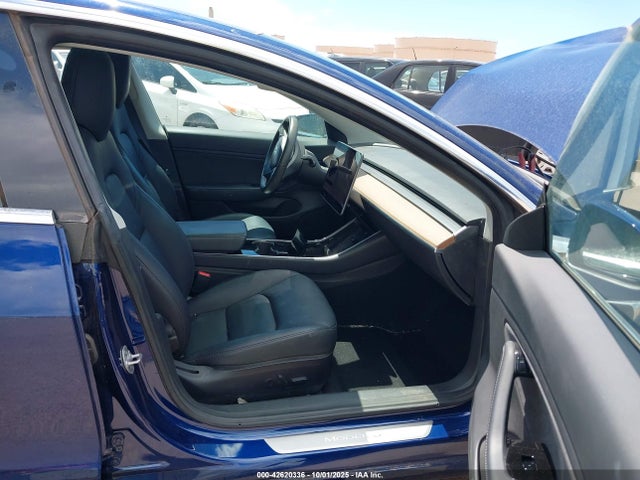 2018 TESLA MODEL 3 5YJ3E1EA8JF125014 Photo 4