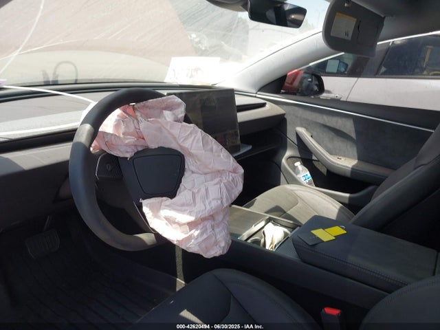 5YJ3E1EB1SF012886 Tesla 2025