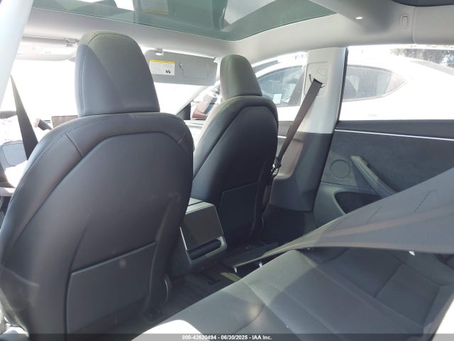 5YJ3E1EB1SF012886 Tesla 2025