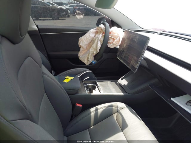 2025 TESLA MODEL 3 5YJ3E1EB1SF012886 Photo 4