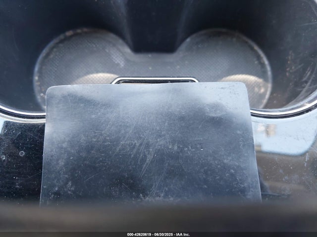 5YJ3E1EB1KF365466 Tesla 2019
