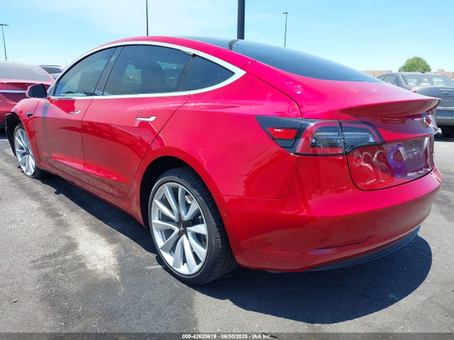 5YJ3E1EB1KF365466 Tesla 2019