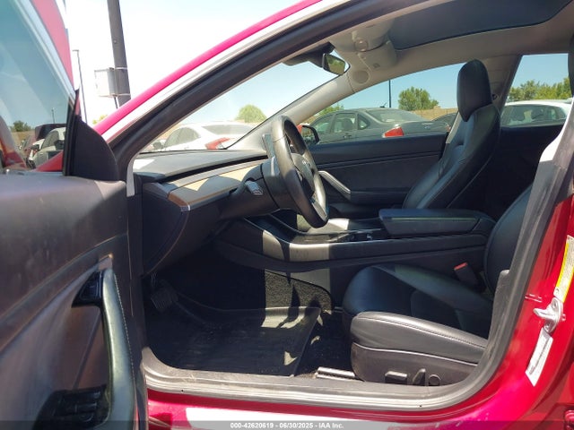 5YJ3E1EB1KF365466 Tesla 2019