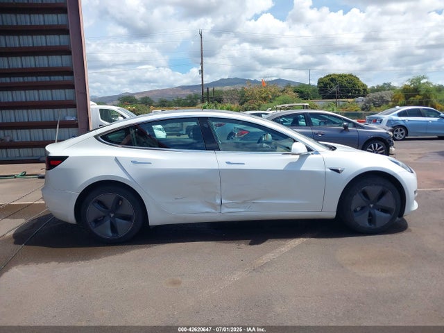 5YJ3E1EA0KF299936 Tesla 2019