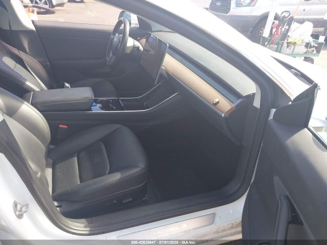 2019 TESLA MODEL 3 5YJ3E1EA0KF299936 Photo 4