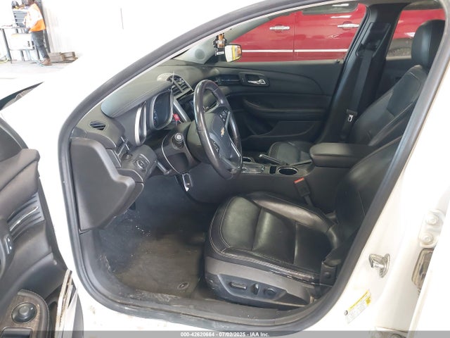 Chevrolet lkw 2015 1G11D5SL8FF304088 Image 5