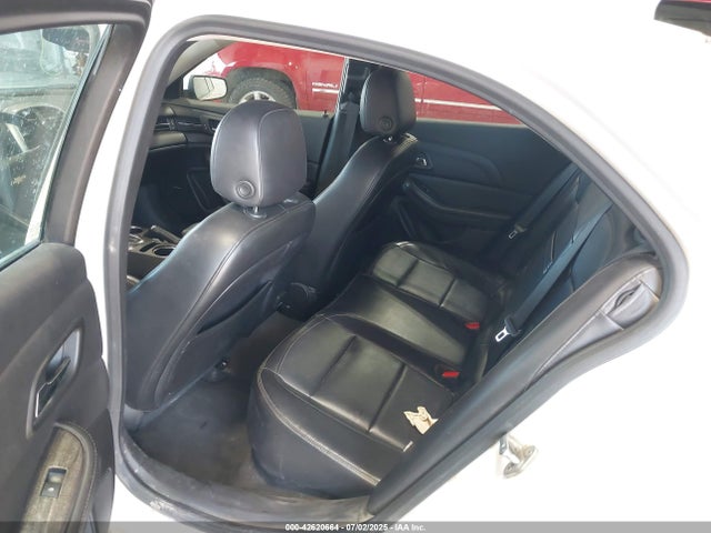 Chevrolet lkw 2015 1G11D5SL8FF304088 Image 8