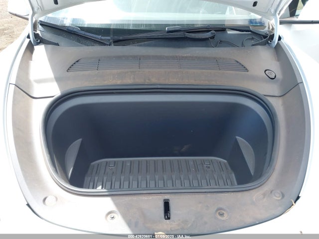 2023 TESLA MODEL Y 7SAYGDEE6PF609232 Photo 9