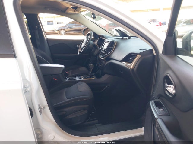 1C4PJLABXGW140948 Jeep Cherokee