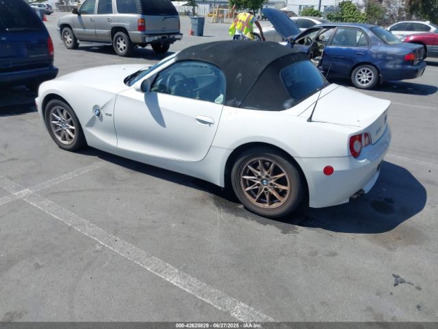 2005 BMW Z4 4USBT33525LS56598 Photo 2