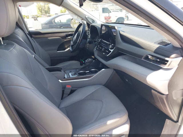 5TDYARAHXNS515715 Toyota a25a-fxs, 5nm