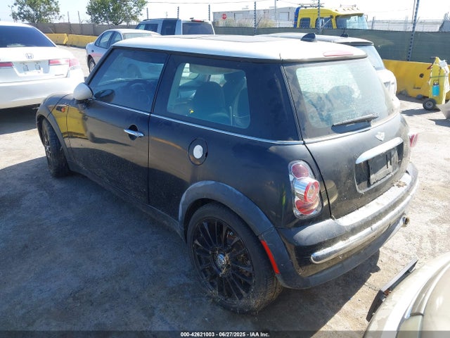 2003 MINI COOPER WMWRC33423TE19131 Photo 2