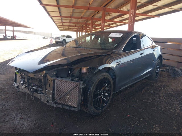 Tesla 2018 2018 5YJSA1E24JF261849 Image 2