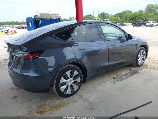 2021 TESLA MODEL Y 5YJYGAEE3MF144819 Photo 3
