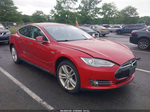 2015 TESLA MODEL S 5YJSA1H25FF084053 Photo 0