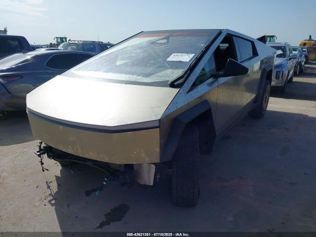 2025 TESLA CYBERTRUCK 7G2CEHED8SA070630 Photo 1