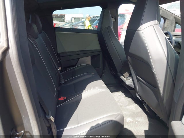 2025 TESLA CYBERTRUCK 7G2CEHED8SA070630 Photo 7