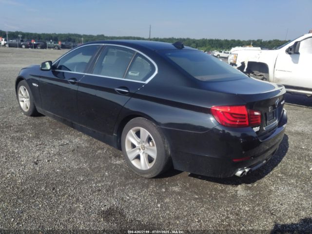 2011 BMW 528I WBAFR1C54BC738346 Photo 2