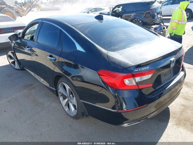 Honda l15be 2018 1HGCV1F91JA043205 Image 3