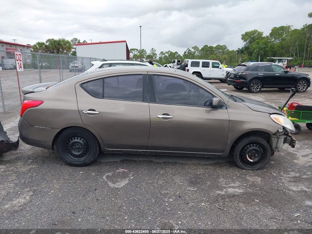 3N1CN7AP3EL817463 Nissan 2014