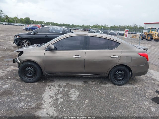 3N1CN7AP3EL817463 Nissan 2014