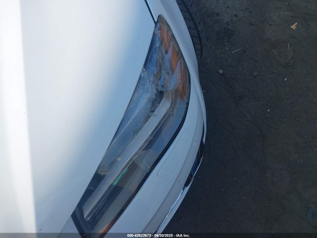 2012 AUDI A8 L WAURVAFD7CN017052 Photo 5
