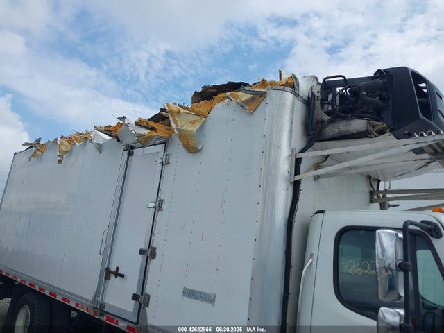 42622866 :رقم المزاد ، 3ALACWFC6JDJP2403 vin ، 2018 Freightliner M2 106 مزاد بيع