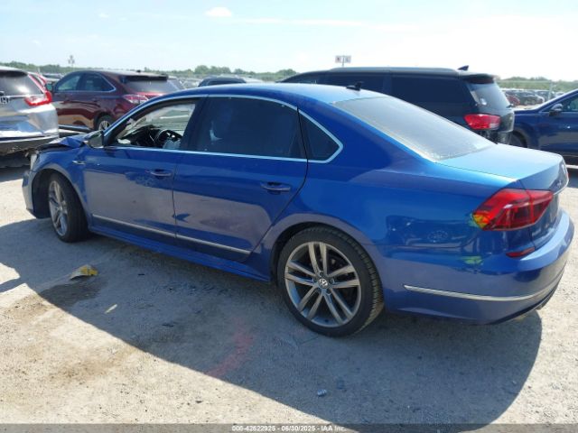 2017 VOLKSWAGEN PASSAT 1VWDT7A3XHC068954 Photo 2