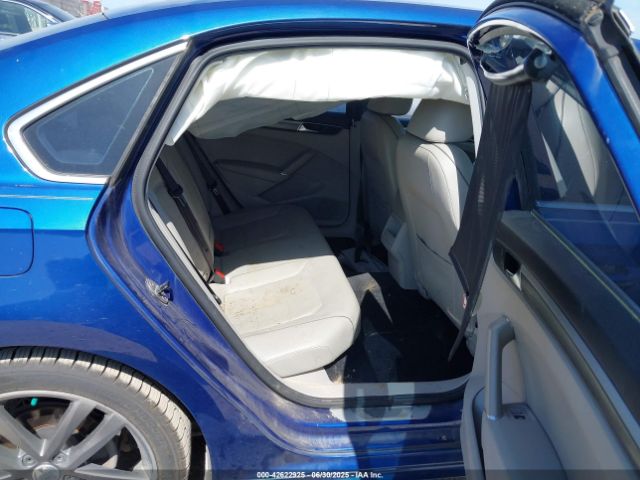 2017 VOLKSWAGEN PASSAT 1VWDT7A3XHC068954 Photo 7