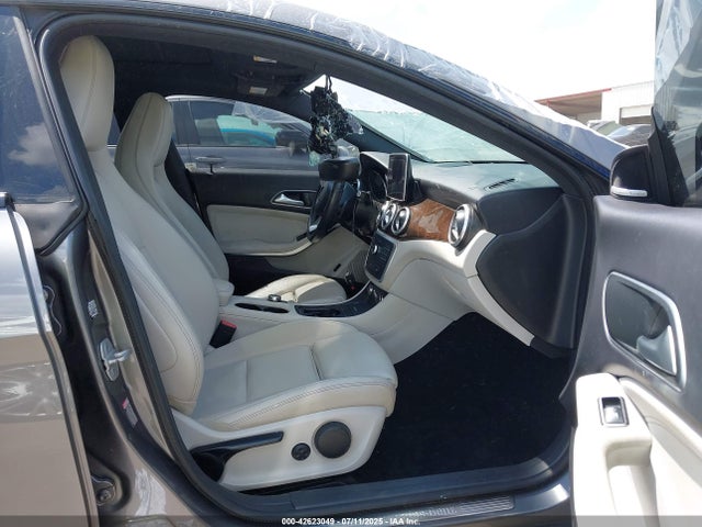 WDDSJ4GB7GN372071 Mercedes-Benz CLA-Class