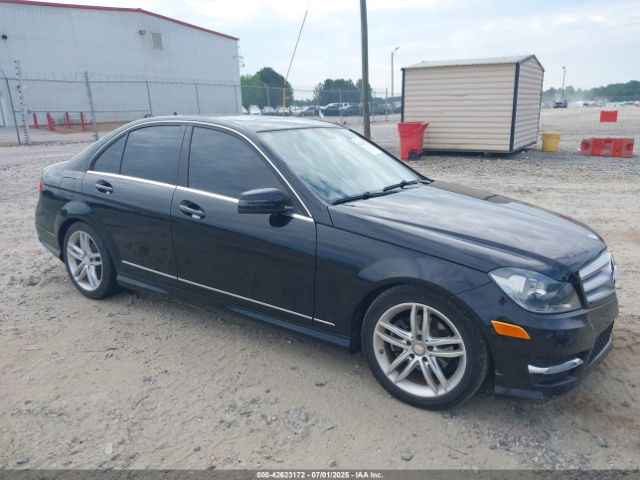 2013 MERCEDES-BENZ C 250 WDDGF4HB8DR249485