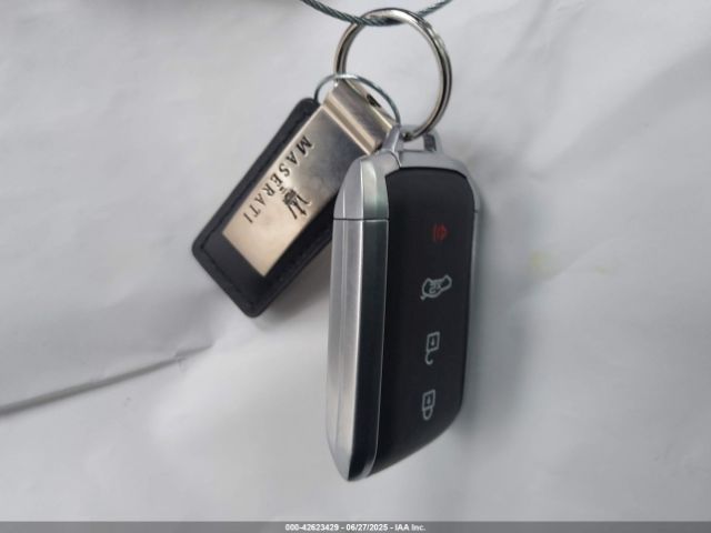 2024 MASERATI GRECALE ZN6PMDAA4R7455230 Photo 10