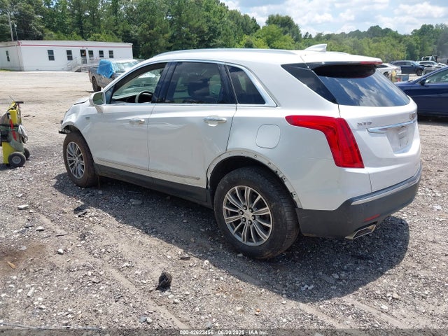 2017 CADILLAC XT5 1GYKNBRS4HZ171703 Photo 2