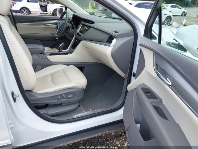 2017 CADILLAC XT5 1GYKNBRS4HZ171703 Photo 4