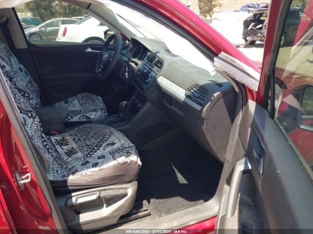 2018 VOLKSWAGEN TIGUAN 3VV1B7AX4JM043324 Photo 4