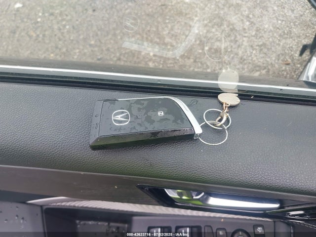 Acura j35y5 2023 5J8YE1H88PL007065 Image 11