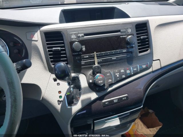 2014 TOYOTA SIENNA 5TDXK3DC8ES417109 Photo 10