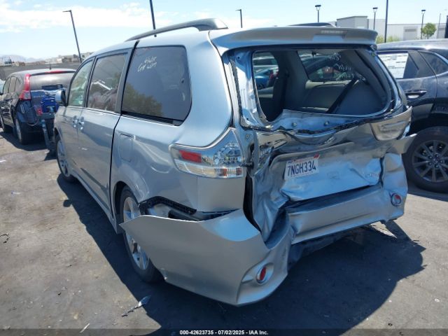 2014 TOYOTA SIENNA 5TDXK3DC8ES417109 Photo 2