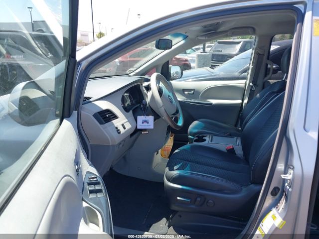 2014 TOYOTA SIENNA 5TDXK3DC8ES417109 Photo 4
