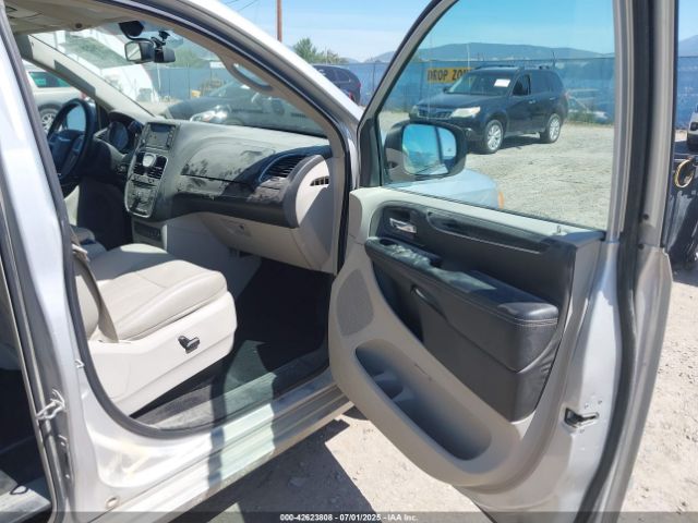 2011 CHRYSLER TOWN & COUNTRY 2A4RR8DG5BR630926 Photo 4