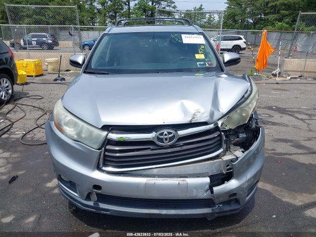 Продаж на аукціоні авто 2015 Toyota Highlander Xle V6, vin: 5TDJKRFH9FS135872, номер лоту: 42623933