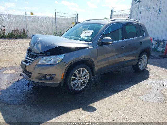 2011 VOLKSWAGEN TIGUAN WVGBV7AXXBW541213 Photo 1