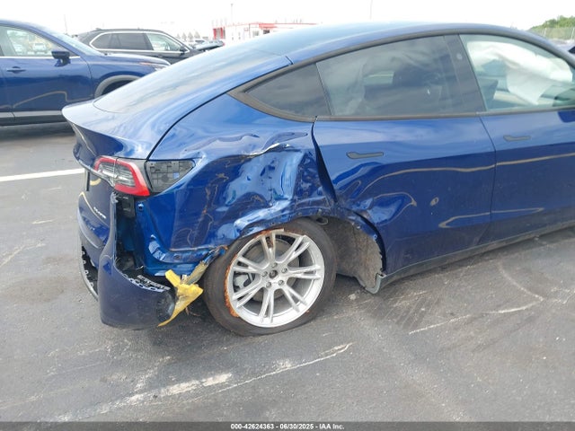 2024 TESLA MODEL Y 7SAYGDEE2RA230938 Photo 5