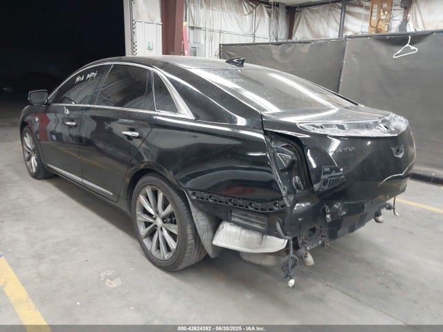 2018 CADILLAC XTS 2G61U5S38J9156441 Photo 2