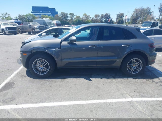 Porsche Macan 2018 WP1AA2A50JLB15798 Image 14