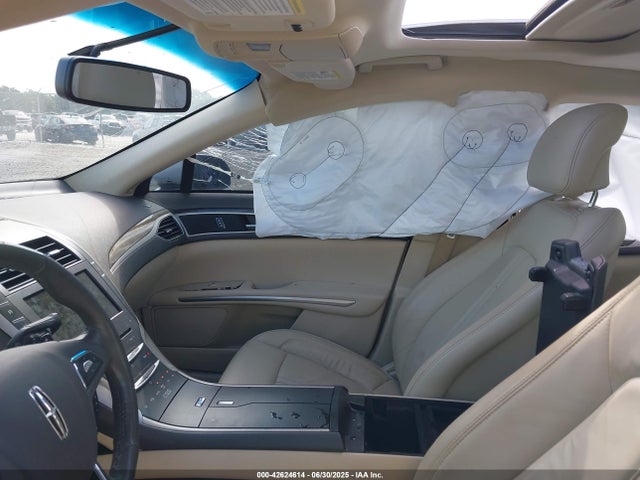 3LN6L2G96ER821995 Lincoln 2014