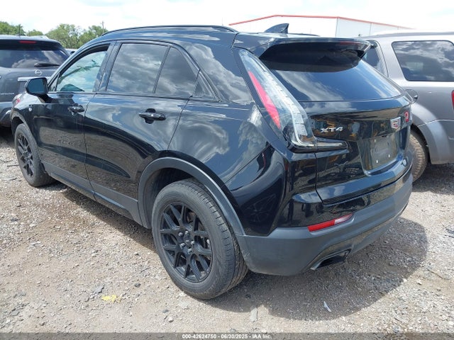 2019 CADILLAC XT4 1GYFZER49KF175912 Photo 2